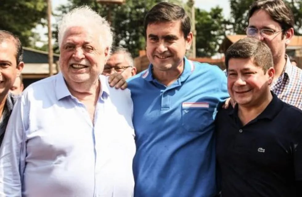 Ginés González junto a Fabio Martínez y el ministro Alarcón.