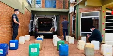 Efectivos policiales secuestraron bidones de combustible ilegal en Puerto Rico