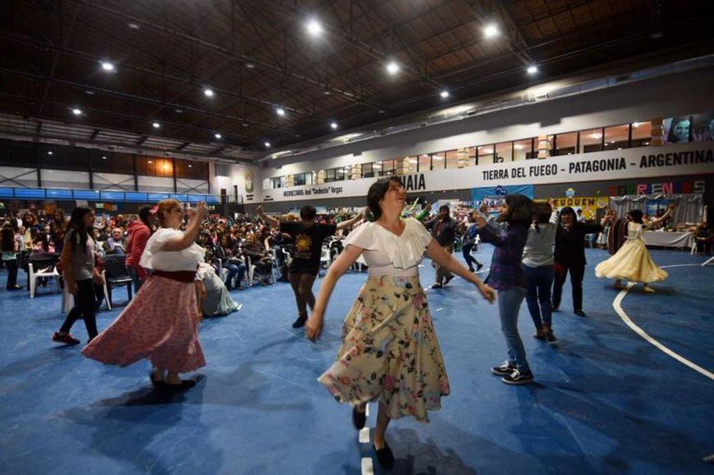 Fiesta del las provincianías en el Microestadio "Cochocho" Vargas (foto de archivo)
