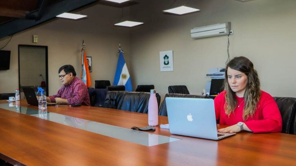 El Municipio de Ushuaia a través de la Subsecretaría de  Relaciones Internacionales, Asuntos Antárticos y Malvinas recibió propuestas malvinizadoras.