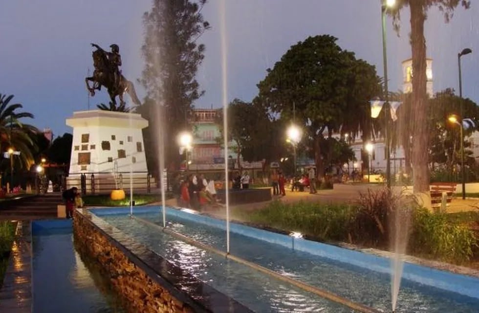 Plaza principal de Tartagal (Web)