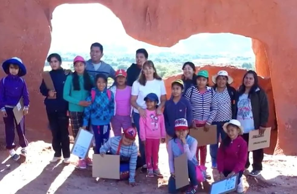 Escuela Virgen Del Valle del Paraje las Conchas en Cafayate. (Video Hermoseandote desde el Cielo)