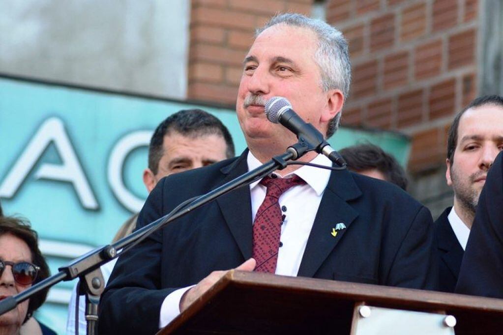 El gobernador de Hugo Passalacqua en el acto del centenario de Eldorado. (Misiones Online)