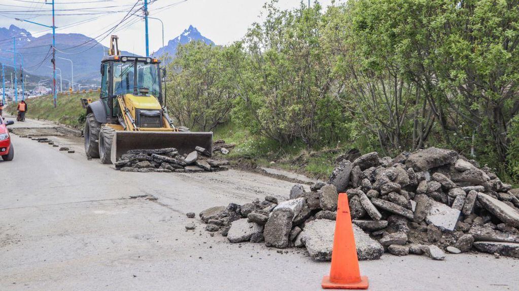 La Municipalidad de Ushuaia se encuentra realizando tareas de bacheo y reparación en el B° Malvinas