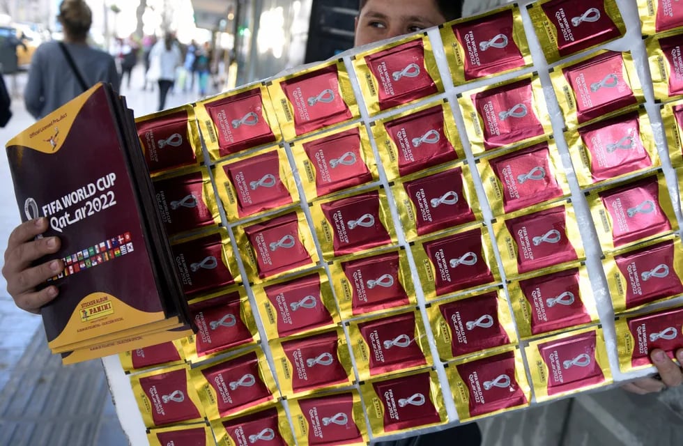 Un abogado platense denunció a Panini por la falta de figuritas del Mundial.