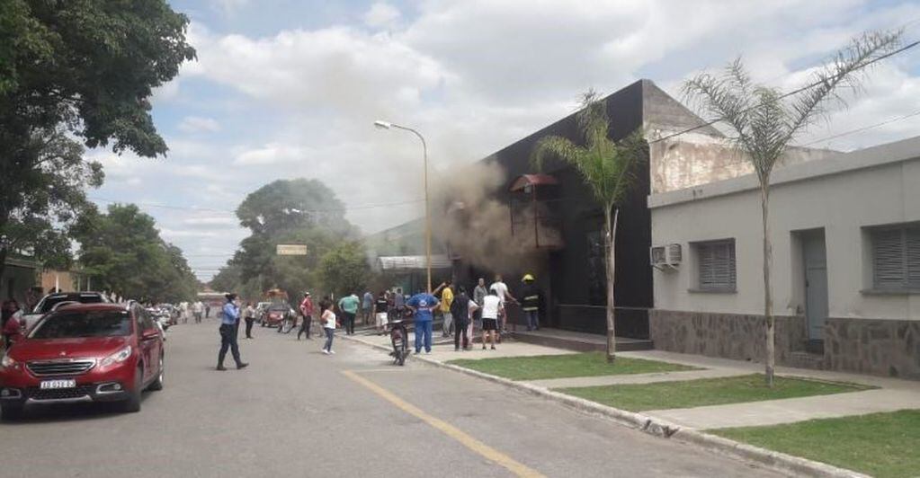 Incendio en un boliche en Chumbicha. (Foto: Catamarca Actual).