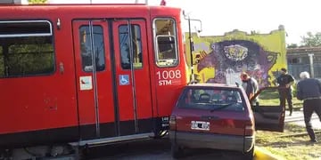 El Metrotranvía chocó en Gutierrez contra un auto