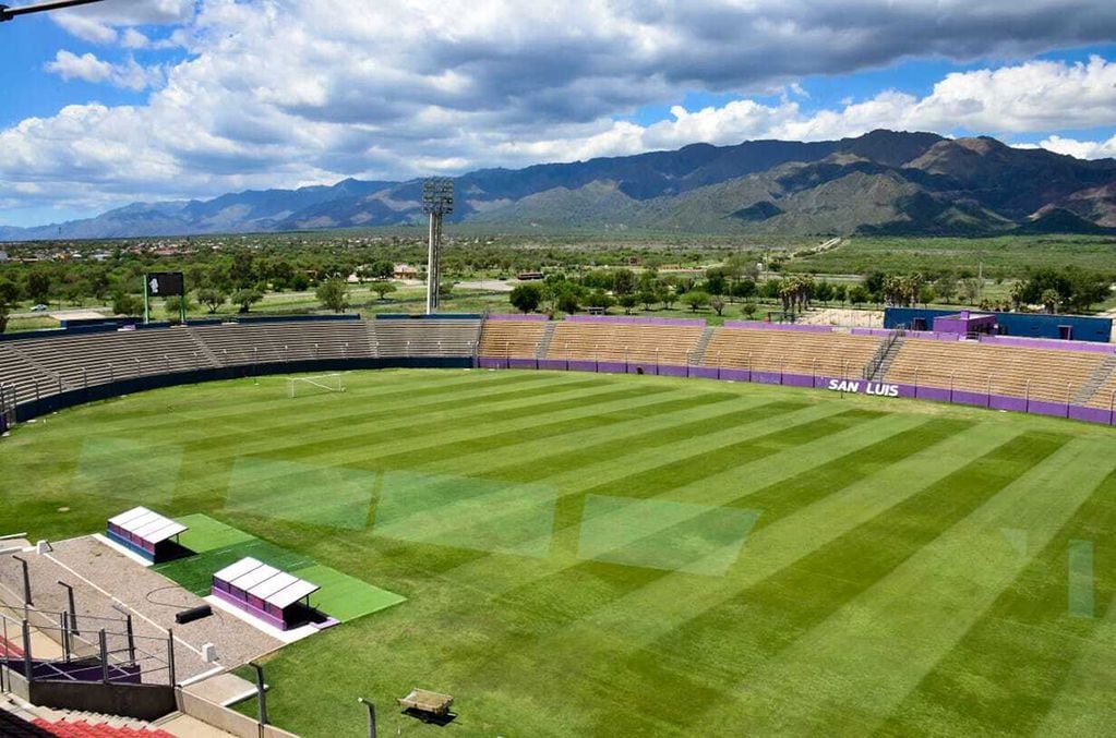 estadio Juan Gilberto Funes, escenario de Talleres - Godoy Cruz por Copa Argentina.