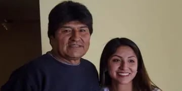  Evo, junto a su hija Evaliz Morales Alvarado. / Archivo