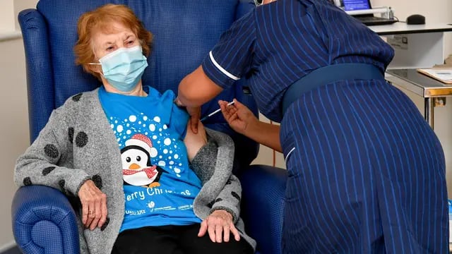 Margaret Keenan, de 90 años, la primer británica en vacunarse