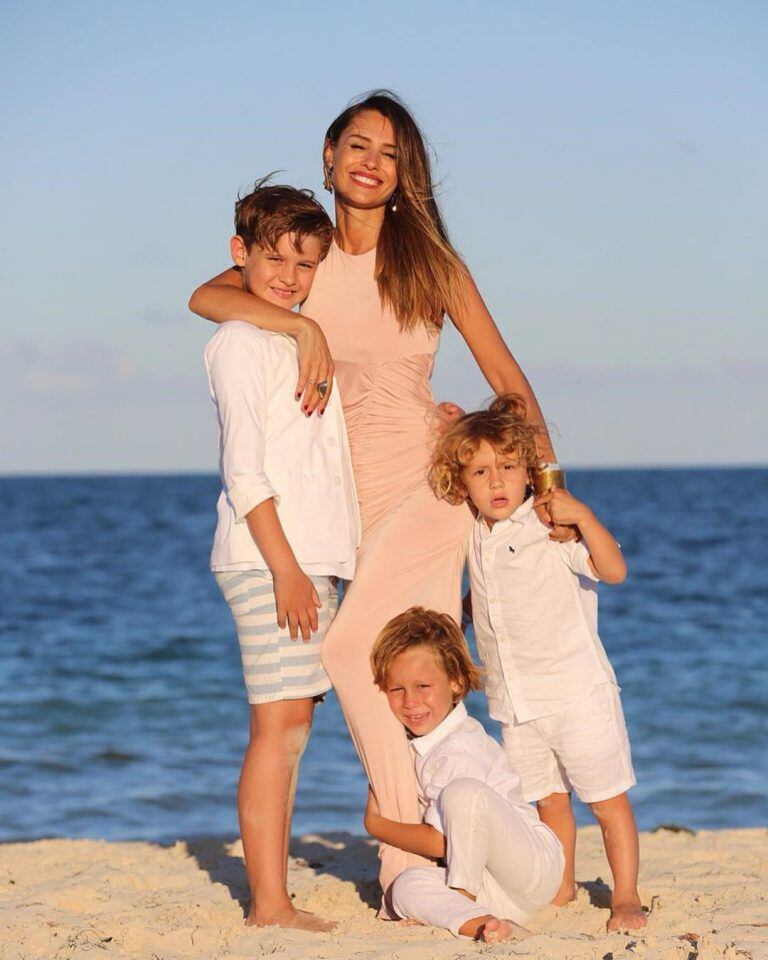 Pampita Ardohain tres de los cuatro hijos que tuvo junto a Benjamín Vicuña: Bautista, Benicio y Beltrán (Foto: Instagram)
