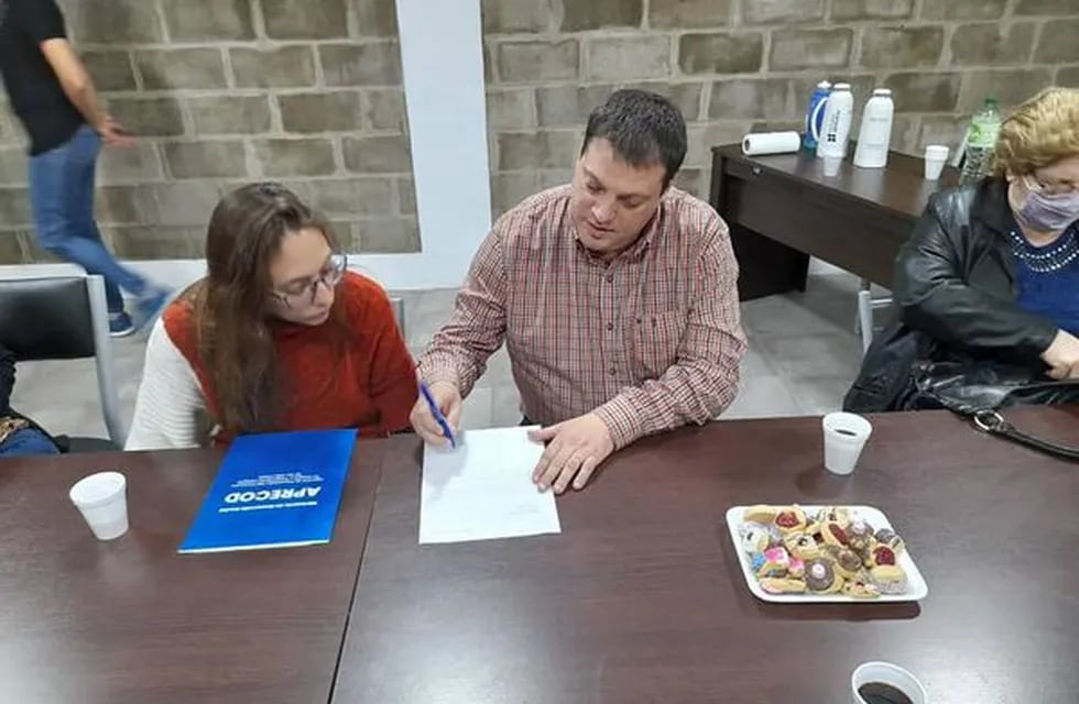 Zavalla firmó convenio con APRECOD (Facebook Comuna de Zavalla)
