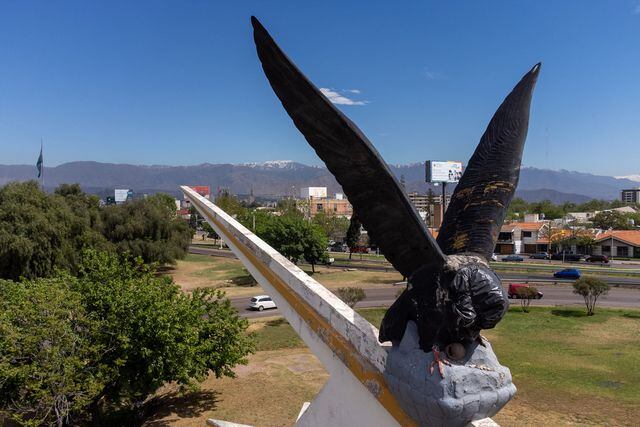 Monumento al Cóndor de Los Andes
