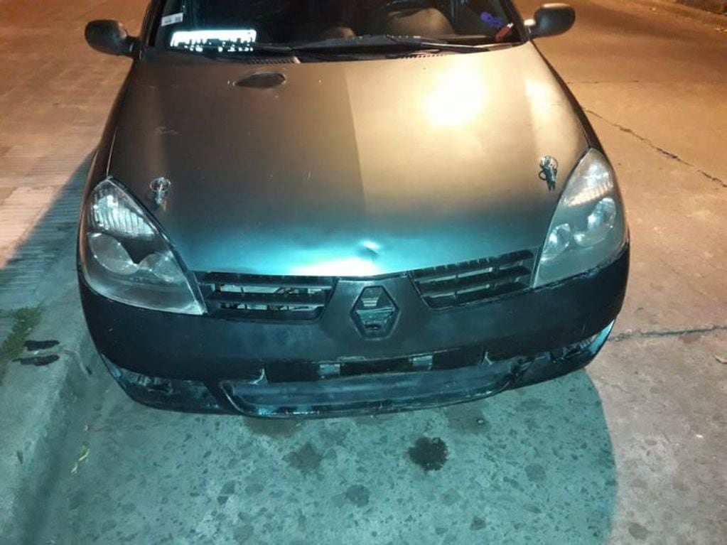 La policía secuestró cinco automóviles este miércoles por la madrugada. (@astercarranza)