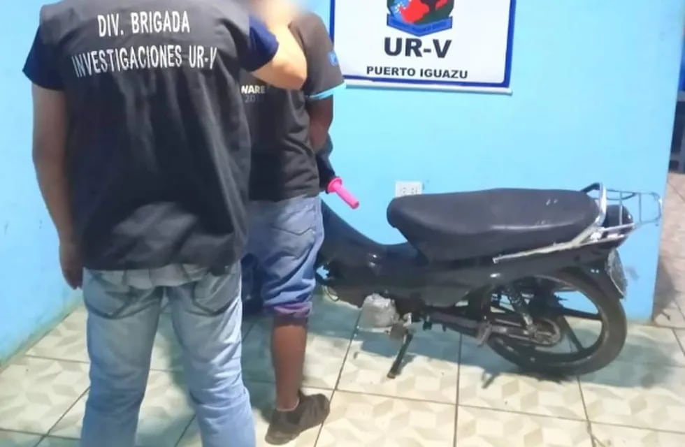 Un individuo fue detenido tras conducir una motocicleta robada en Puerto Iguazú.