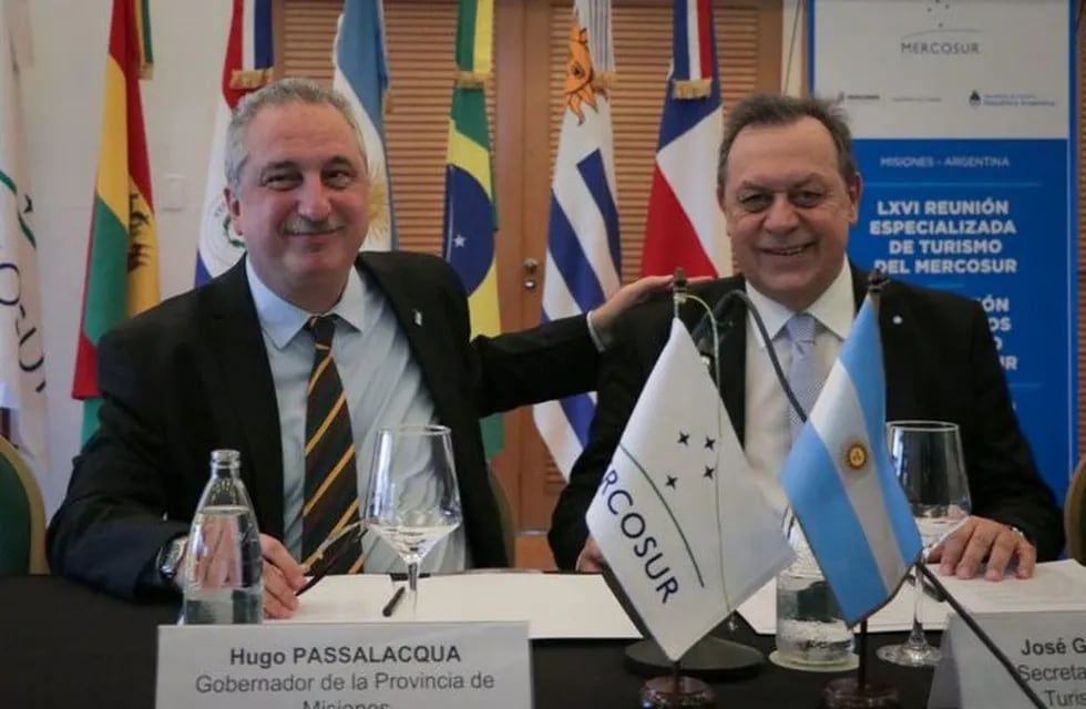 El gobernador Passalacqua y el ministro de Turismo de la Nación, Gustavo Santos, acordaron promover la gastronomía misionera. (Turismo)