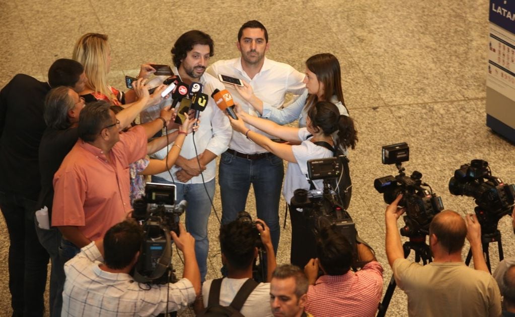 Los abogados Lucas Lecour y Sergio Salinas, de Xumek, y quienes acompañan a un grupo de víctimas del Próvolo en los juicios.