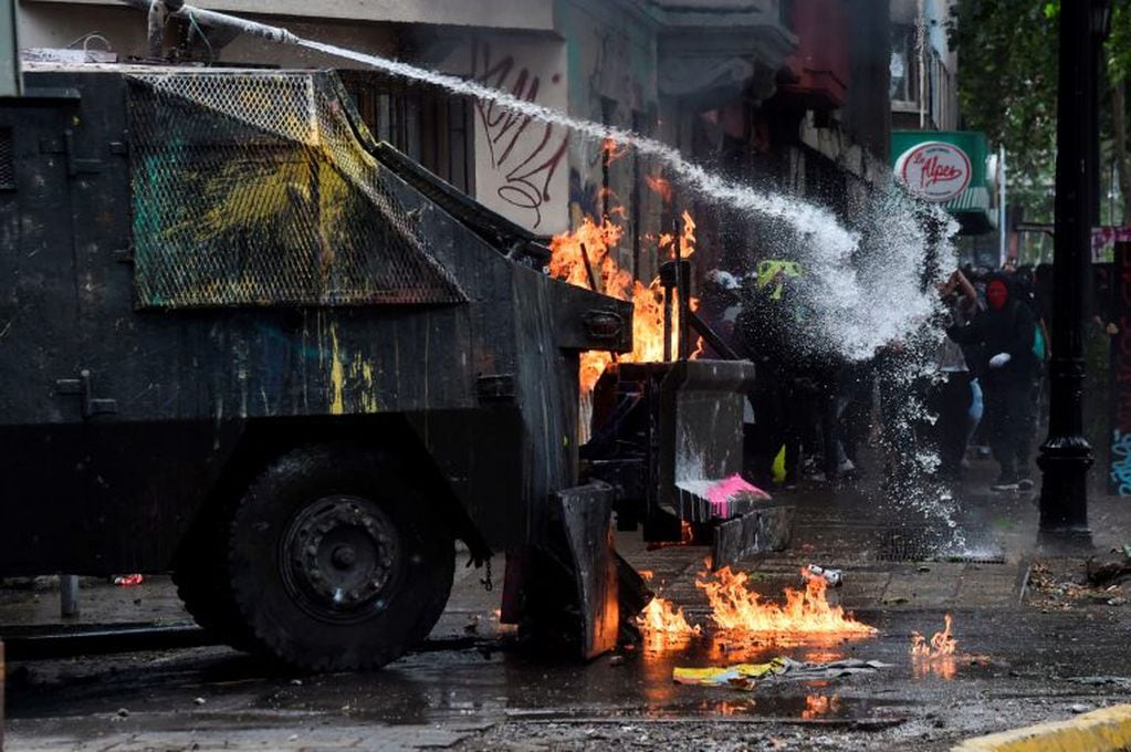 Enfrentamientos con la policía en Chile. (AFP)