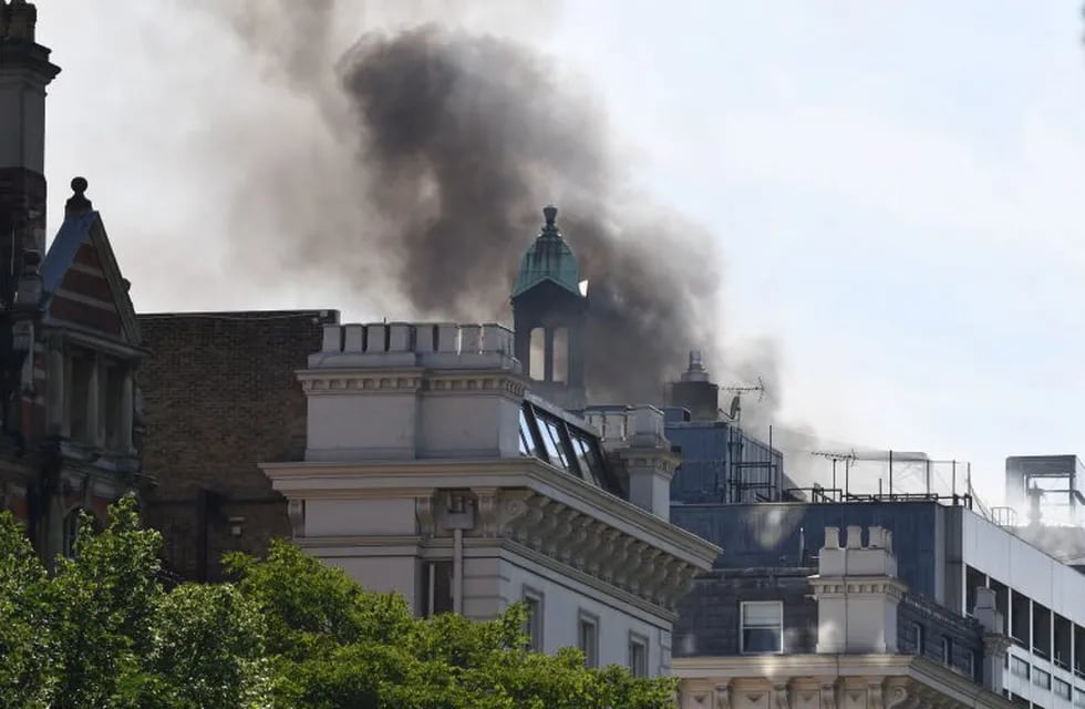 Se incendia un hotel 5 estrellas en Londres