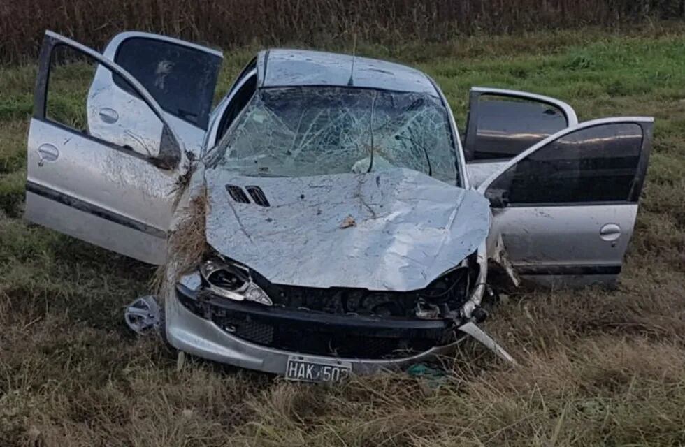 El Peugeot 206 que atropelló y mató a una mujer en la variante Juu00e1rez Celman.