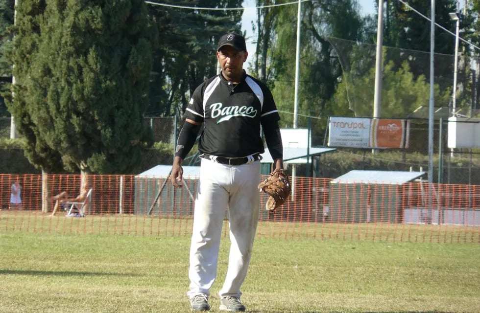 Elias Salazar, Banco Mendoza softbol.