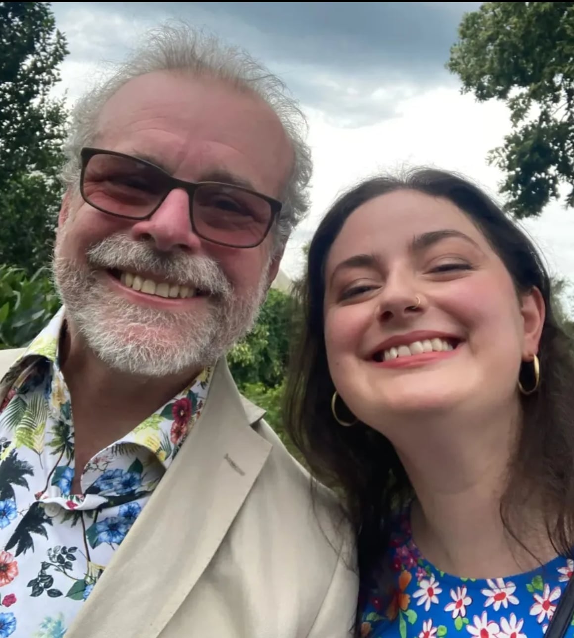 David Slater junto a su hija, Lucinda.