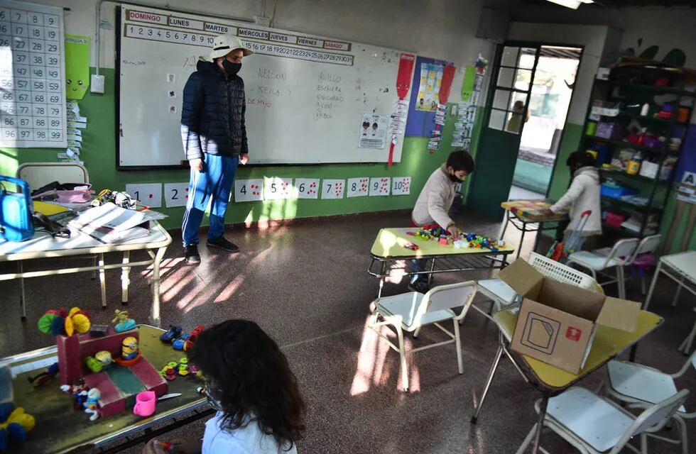 Escuela municipal Saúl Taborda. Pocos alumnos de primer grado.
Este lunes se reinician las clases presenciales en la Provincia.
(Pedro Castillo/ La Voz)