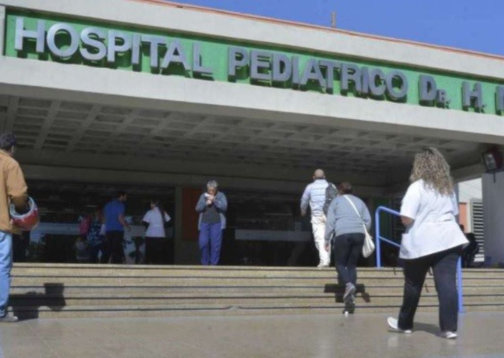 Las nenas fueron internadas anoche en el Hospital Notti y el Cuerpo Médico Forense se dirigió al lugar para realizar los exámenes correspondientes.
