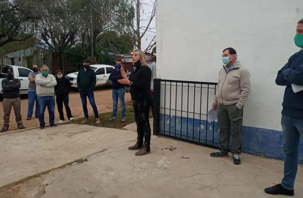 La presidenta comunal de Santa Rosa de Calchines, Natalia Galeano, anunció la apertura de una base de operaciones para hacer controles por la pandemia de coronavirus. (Facebook)