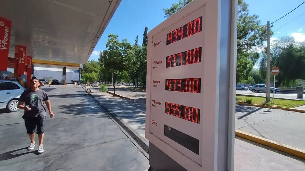 Shell aumentó los precios de sus combustibles.