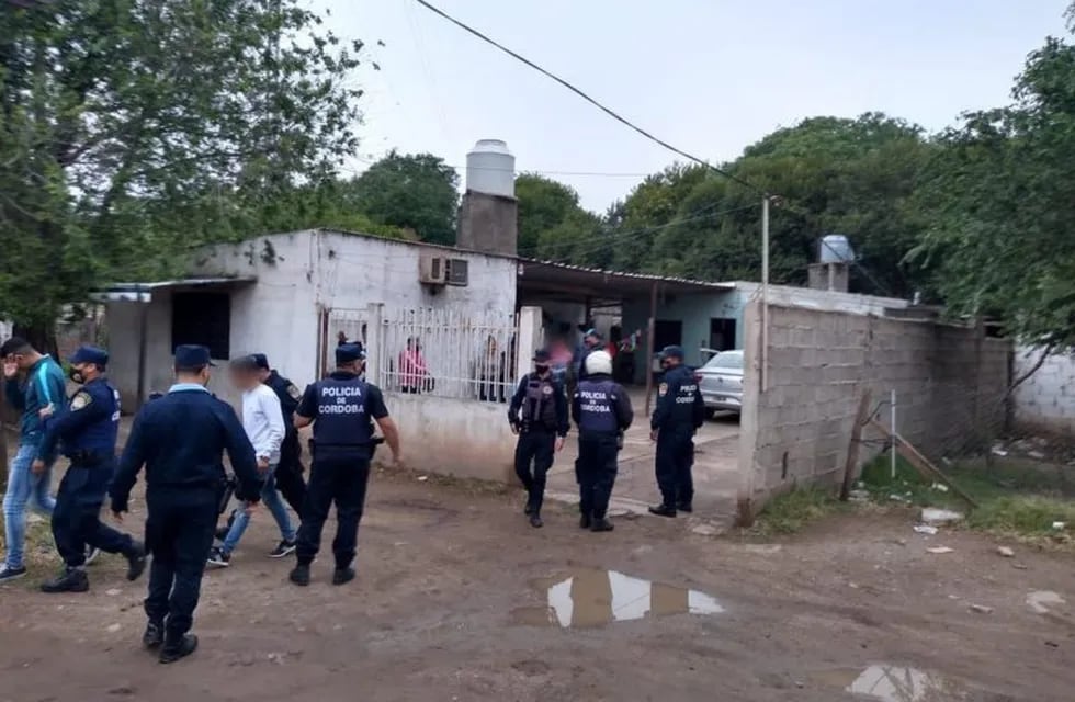 Nueva fiesta clandestina en Córdoba terminó con 20 detenidos.