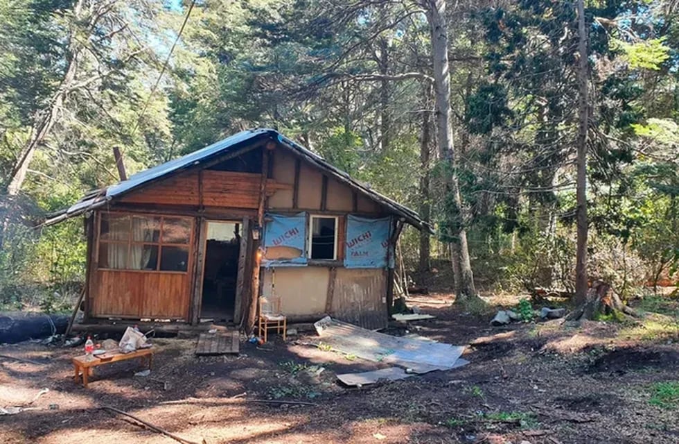 Demolieron las viviendas creadas por mapuches en Villa Mascardi.