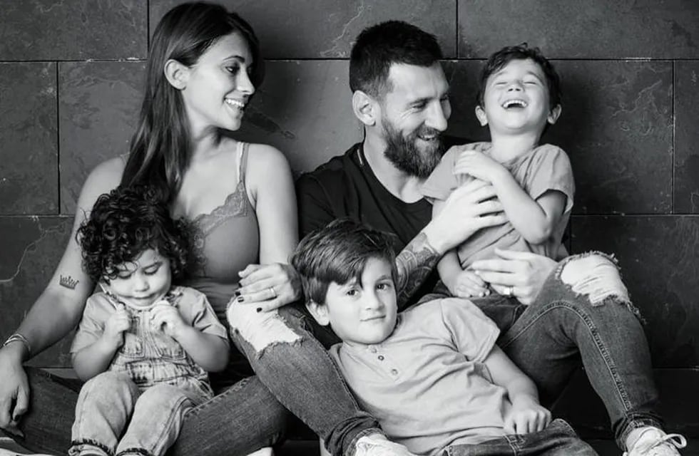 ¡En familia! Leo Messi, Anto Rocuzzo y sus hijos felices