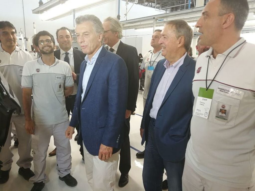 Macri viajó a Córdoba para el lanzamiento del Fiat Cronos y recorrerá obras con Schiaretti