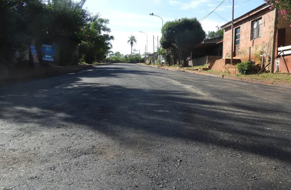Campo Viera: Vialidad Provincial culminó con los trabajos de asfaltado de las calles de ingreso al Centro Cívico