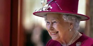 La reina solo usará las pieles existentes y no sumará otras nuevas. AFP