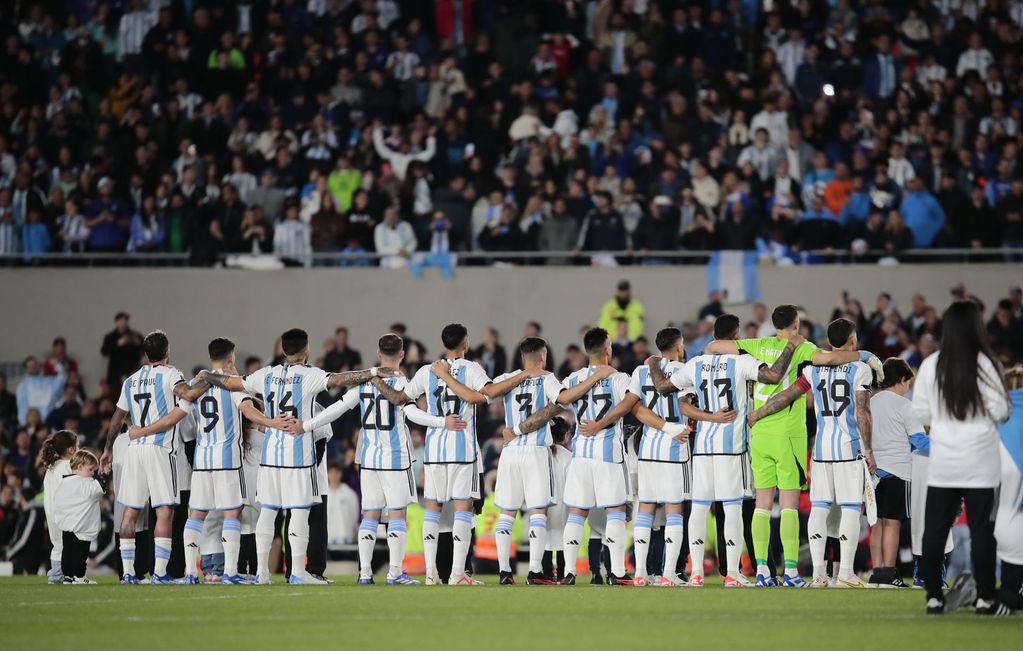 Argentina enfrenta a Paraguay. EFE/ Luciano González