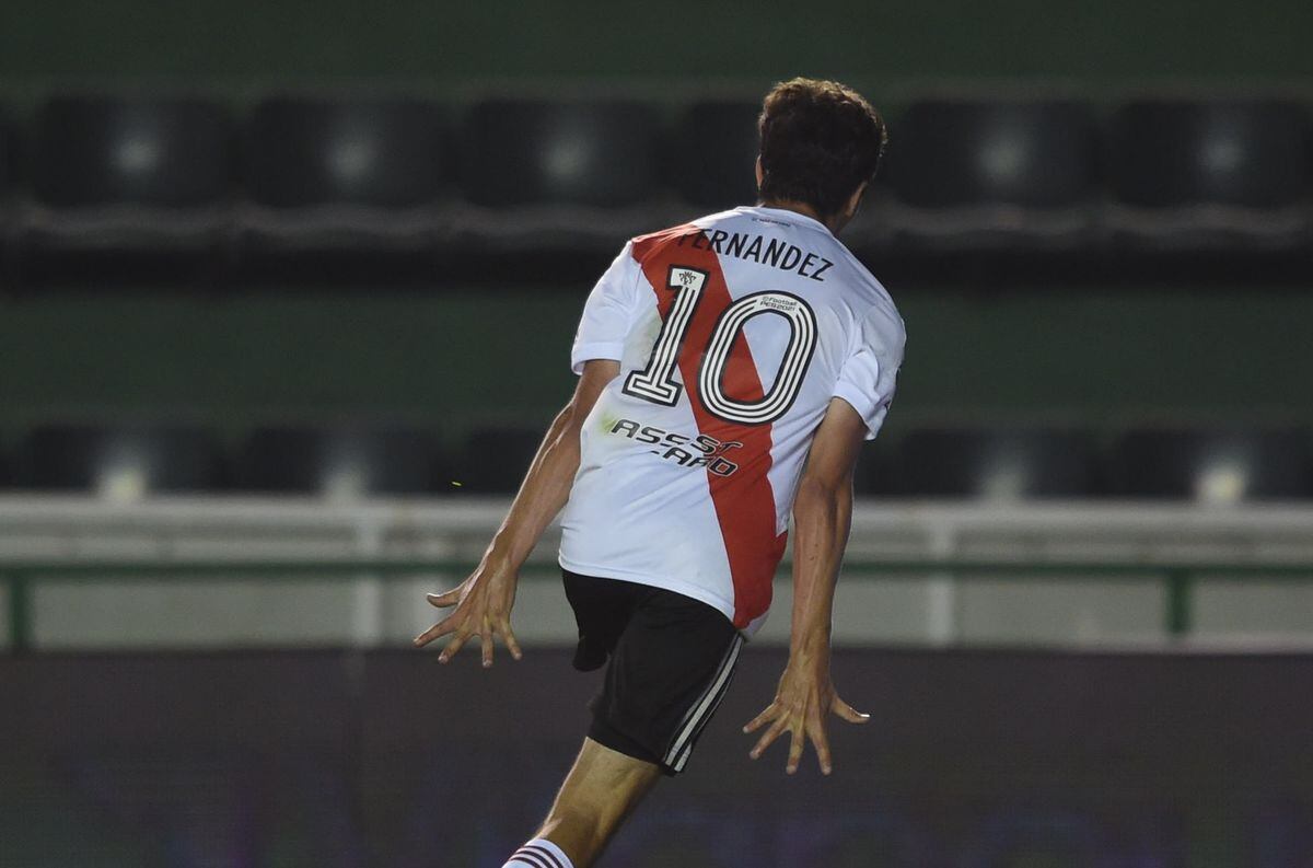 Nacho Fernández festeja su gol ante Banfield. (Foto: @RiverPlate)