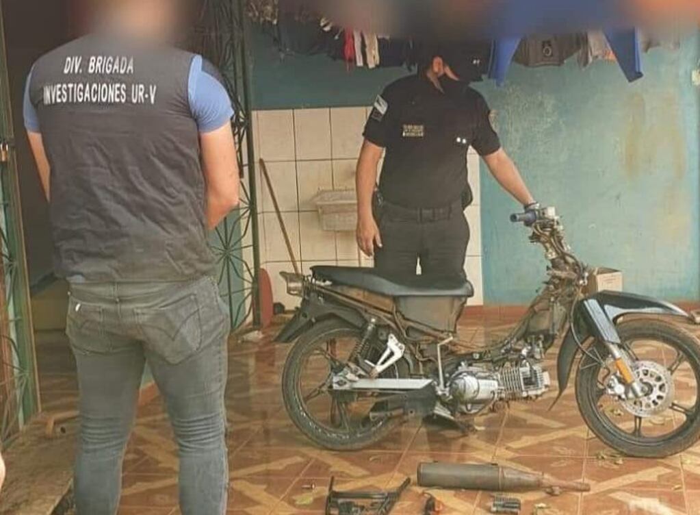 Tras allanamiento, recuperaron motocicleta robada.