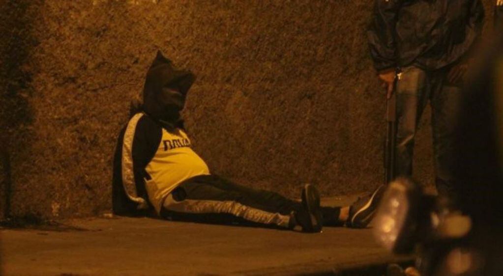 Tras un tiroteo, la Policía rescató a un hombre que había estado diez horas secuestrado. (Foto: Clarín)