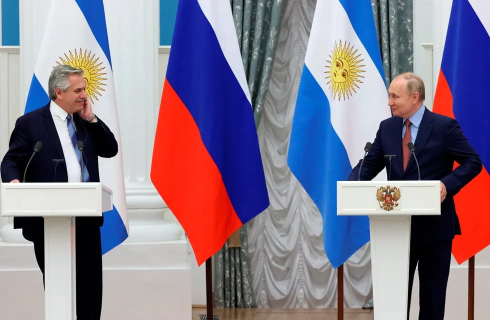 El presidente argentino Alberto Fernández con su par ruso Vladimir Putin. (AP)
