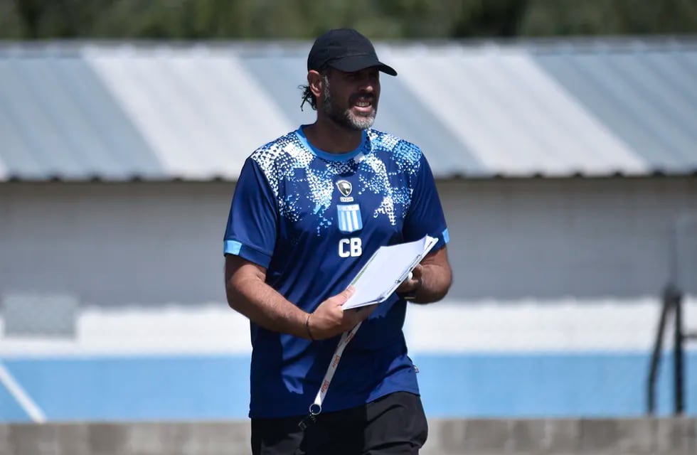 Carlos Bossio no toca la formación para la final de Racing por el ascenso (Foto Ramiro Pereyra).