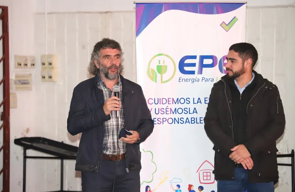 Mauricio Caussi, presidente de la EPE y Gerardo Cardoni, delegado de la Regional III de Educación