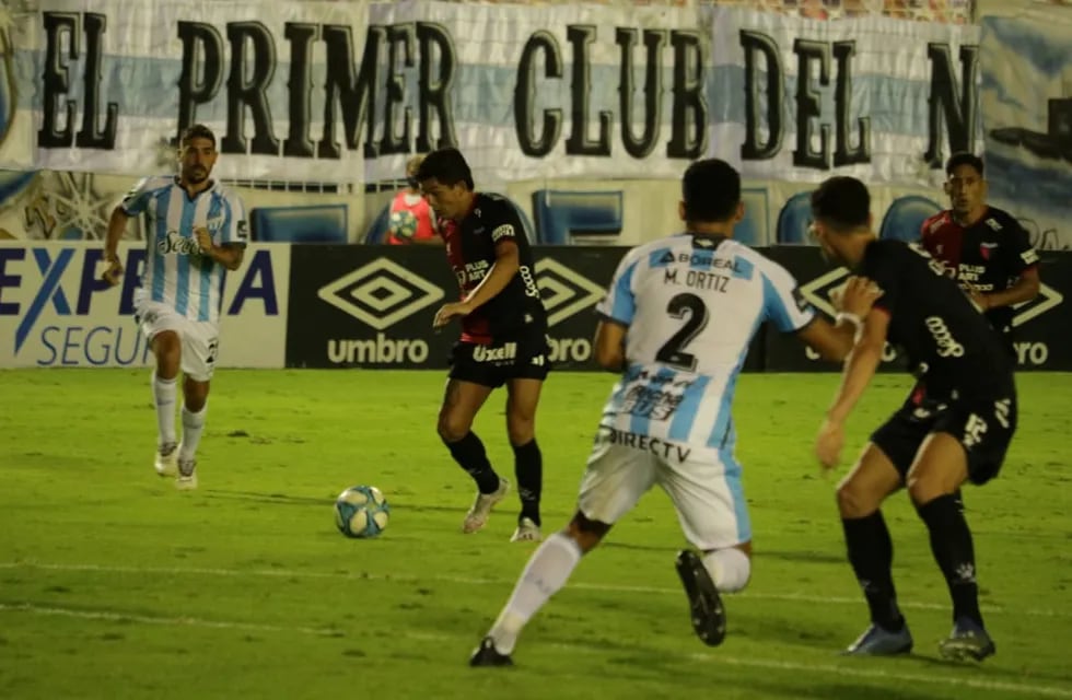 El futbolista se lució hace poco con un golazo ante Atlético Tucumán, su ex club. (@colonoficial)