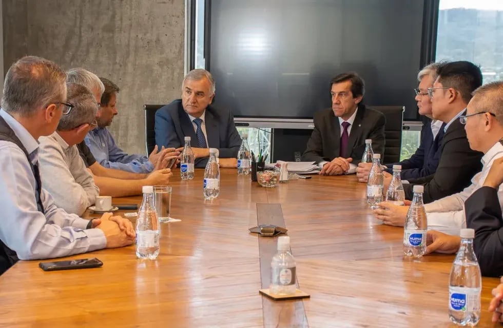 El gobernador Gerardo Morales y el ministro Carlos Sadir recibieron a la delegación asiática que trabaja esta semana en Jujuy con los equipos técnicos locales en el proyecto de ampliación de Cauchari.