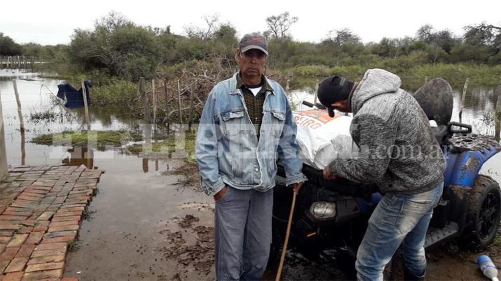 Cómo fue el rescate a los evacuados en el Sudeste santiagueño en fotos