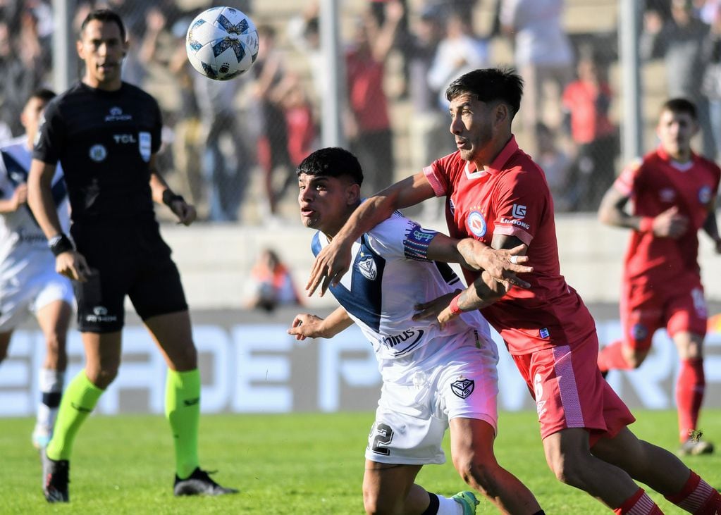 Vélez se impuso a Argentinos en San Nicolás por la Copa de la Liga Profesional. (Fotobaires)