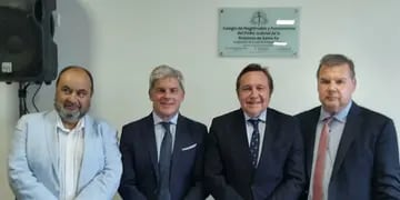 Fabio Mudry, Jorge Barraguirre, Roberto Dellamonica y Cristian Fiz, luego del descubrimiento de una placa alusiva