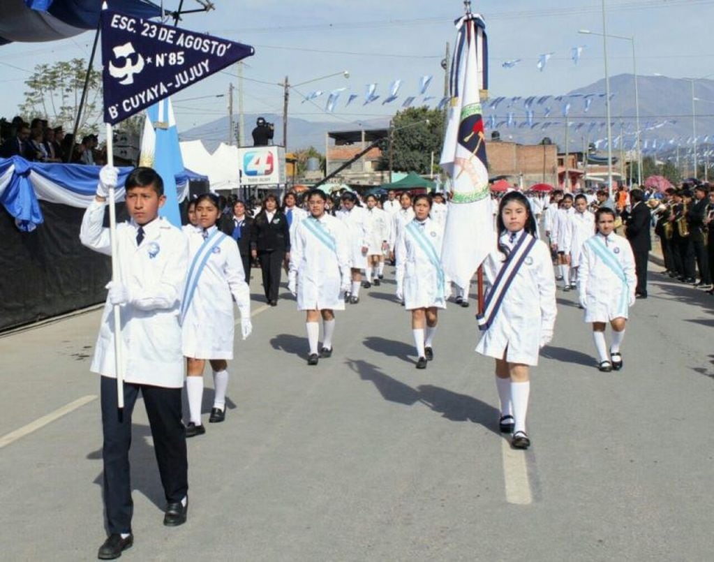 Escolares jujeños son parte del homenaje al Éxodo Jujeño