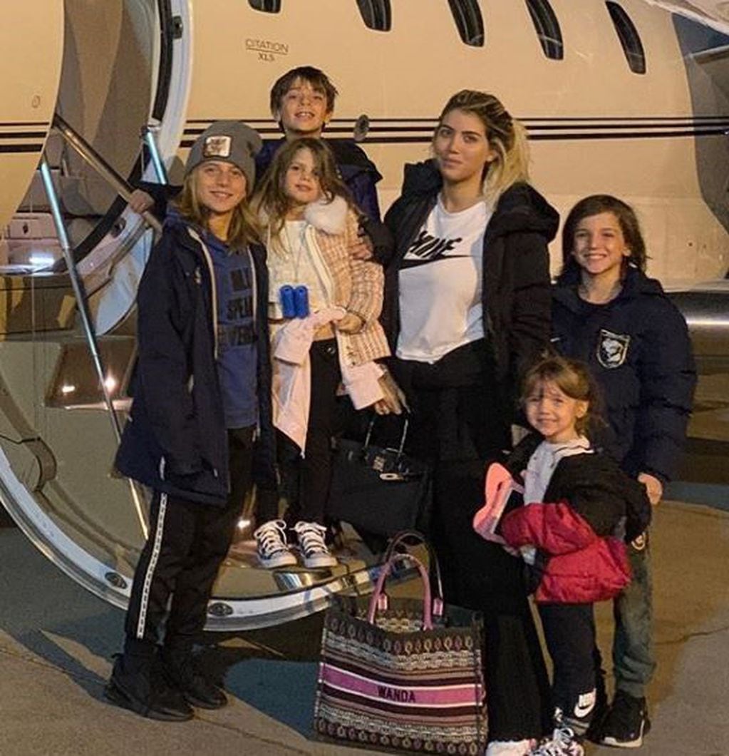 Wanda Nara y su familia. (Instagram)